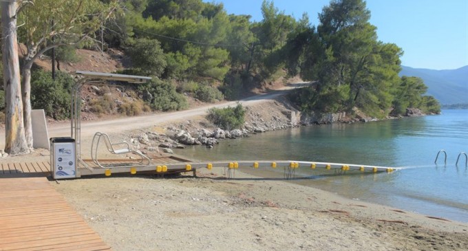 Σε λειτουργία δυο υποδομές πρόσβασης ΑΜΕΑ στην θάλασσα του Πόρου