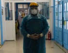 Γιατρός στο Τζάνειο σε αρνητές του κορωνοϊού: «Δεν είναι ιωσούλα, κάνει τα πνευμόνια να μοιάζουν με ελβετικό τυρί»