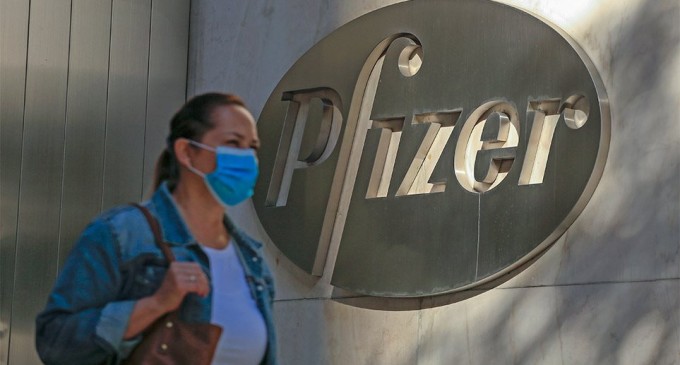 Εμβόλιο Pfizer: Μια ανάσα πριν την έγκριση – Πόσες δόσεις θα πάρουν η ΕΕ και η Ελλάδα