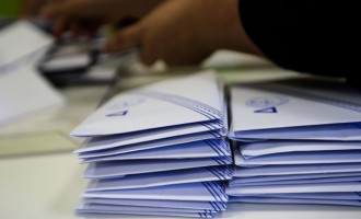 Πώς «κινούνται» ΝΔ, ΣΥΡΙΖΑ στα ψηφοδέλτια