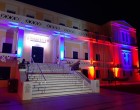 Ο Δήμος Σαλαμίνας φώτισε το Δημαρχιακό Μέγαρο προς τιμήν της ιστορικής μάχης της Κρήτης του 1941