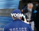 Επίθεση με τσεκούρι στη ΔΟΥ Κοζάνης: Διεκόπη η δίκη – Κατακραυγή για τον δράστη