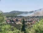Φωτιά κοντά σε σπίτια στη Σταμάτα – Εκκενώνεται ο οικισμός Γαλήνη