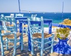 Γιατί οι Ελληνες πληρώνουν ακριβότερα τις διακοπές στην Ελλάδα