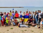 Καθαρίστηκε από Ουκρανούς πολίτες η παραλία του ΣΕΦ ως δείγμα ευγνωμοσύνης (φωτο)