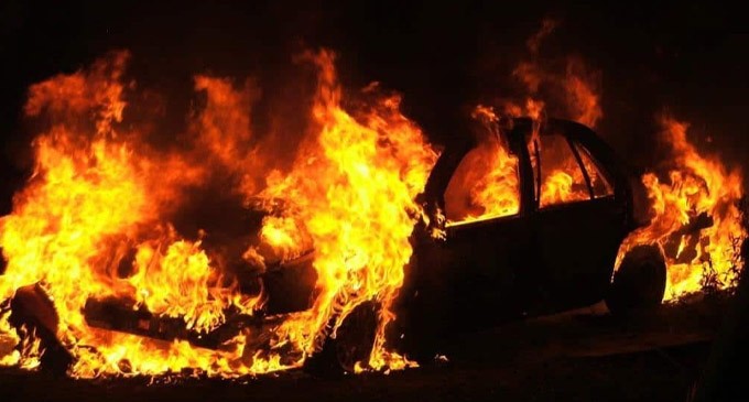 Αιτωλοακαρνανία: Τραγωδία στην άσφαλτο – Όχημα πήρε φωτιά και απανθρακώθηκε ο οδηγός