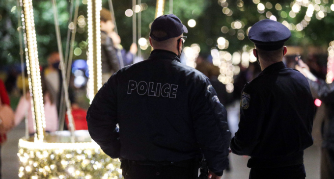 ΕΛΑΣ: Στους δρόμους 9.000 αστυνομικοί την περίοδο των Χριστουγέννων