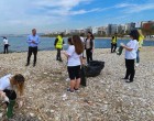 Δήμος Παλαιού Φαλήρου και ομάδα εθελοντών του NEW YORK COLLEGE: Καθαρισμός της παραλίας Έδεμ