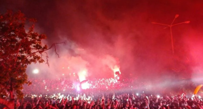 Απίστευτο: Κουκουλοφόροι «σήκωσαν» τις εισπράξεις από το τεράστιο πάρτι των Μηχανολόγων στο Βόλο