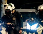 Γλυφάδα: Συνελήφθησαν 4 νεαροί που επέβαιναν σε αυτοκίνητο με πλαστές πινακίδες