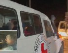 Πόλεμος στο Ισραήλ: Οι πρώτες εικόνες των ομήρων της Χαμάς που απελευθερώθηκαν – Χαιρετούν μέσα από τα ασθενοφόρα
