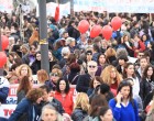 Σε εξέλιξη οι συγκεντρώσεις ανά την Ελλάδα για τα Τέμπη – Πορείες με κόκκινα μπαλόνια για τα θύματα