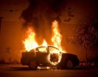 Μπαράζ εμπρησμών τη νύχτα στην Αττική – Στις φλόγες αυτοκίνητα και μοτοσικλέτες