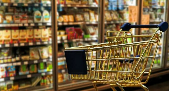 Σούπερ μάρκετ: Τι θα είναι τελικά το «καλάθι της νοικοκυράς» και πώς θα βρείτε τα προϊόντα με χαμηλές τιμές