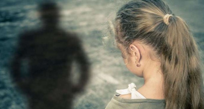 Φυλάκιση 12 ετών σε 36χρονο για τον βιασμό της 15χρονης κόρης της συντρόφου του