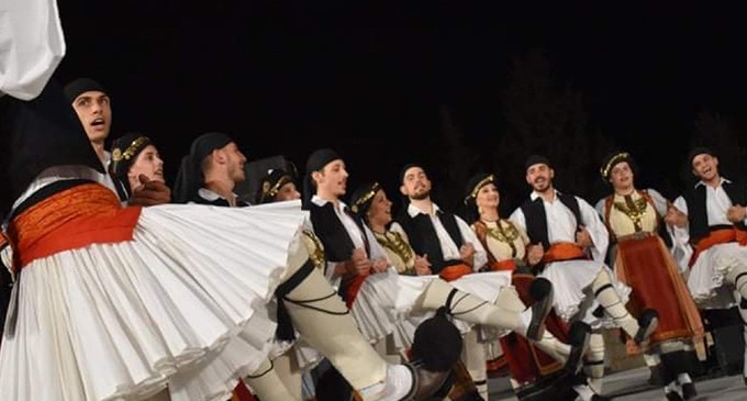 Δήμος Σαλαμίνας: «Ας αρχίσουν οι χοροί» στο Ευριπίδειο Θέατρο