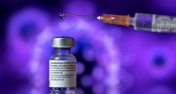 Τέλος η συνταγογράφηση για το εμβόλιο γρίπης – Θα τo προμηθευόμαστε όλοι από τα φαρμακεία