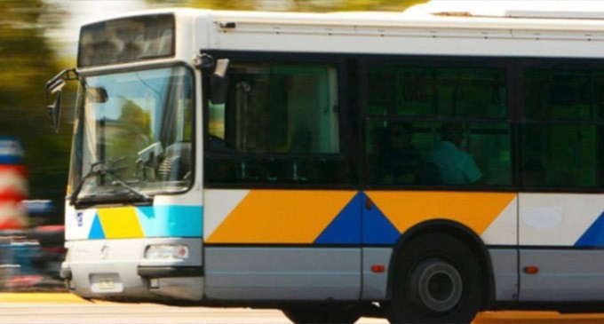 Τροχαίο στη Βασιλίσσης Σοφίας: Λεωφορείο συγκρούστηκε με ΙΧ – 10 τραυματίες
