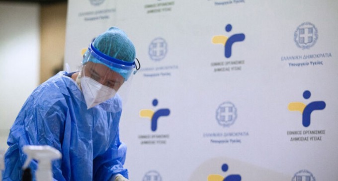 Κορωνοϊός: Αύξηση στις εισαγωγές – Δύο νέοι θάνατοι από γρίπη