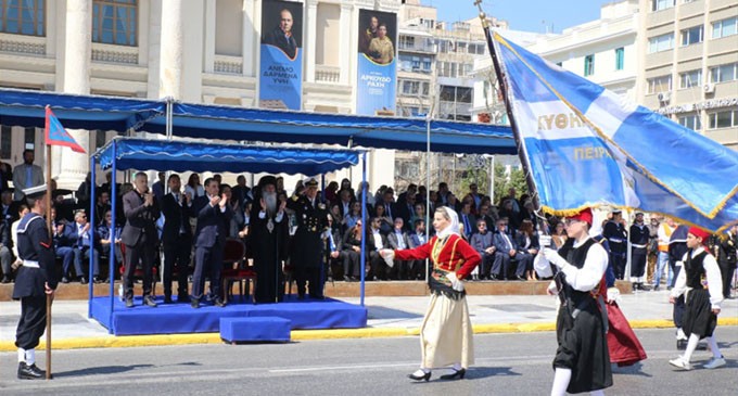 Με εθνική υπερηφάνεια ο εορτασμός της 25ης Μαρτίου στον Πειραιά