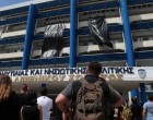 Υπουργείο Ναυτιλίας: Ένταση στην συγκέντρωση των απεργών – Κρέμασαν μαύρα πανιά!
