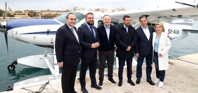 Στην πρώτη δοκιμαστική πτήση, με υδροπλάνο της Hellenic Seaplanes, πέταξε ο Υφυπουργός Ναυτιλίας και Νησιωτικής Πολιτικής Ιωάννης Παππάς