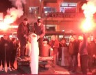 Αγρότες έριξαν γάλα και άχυρο στο κέντρο της Καρδίτσας – Θα διανυκτερεύσουν στην πλατεία της Λάρισας